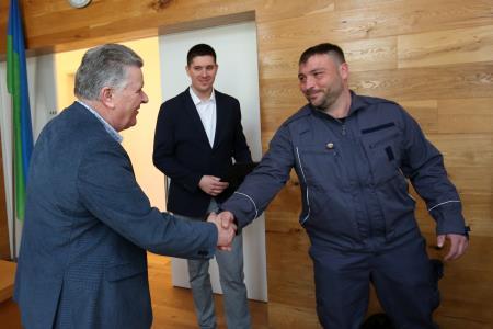 Podpis pogodbe VGV 1 za PGD Dolenja vas 02 Foto Ljubo Vukelič